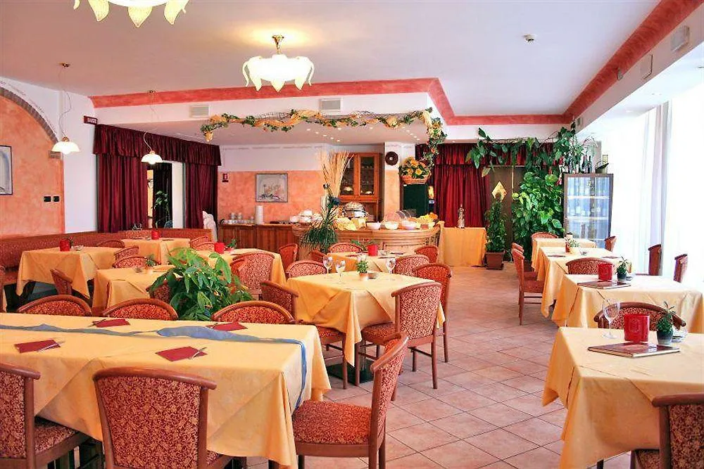 Hotel Romantic Cavaion Veronese 3*,  Italy